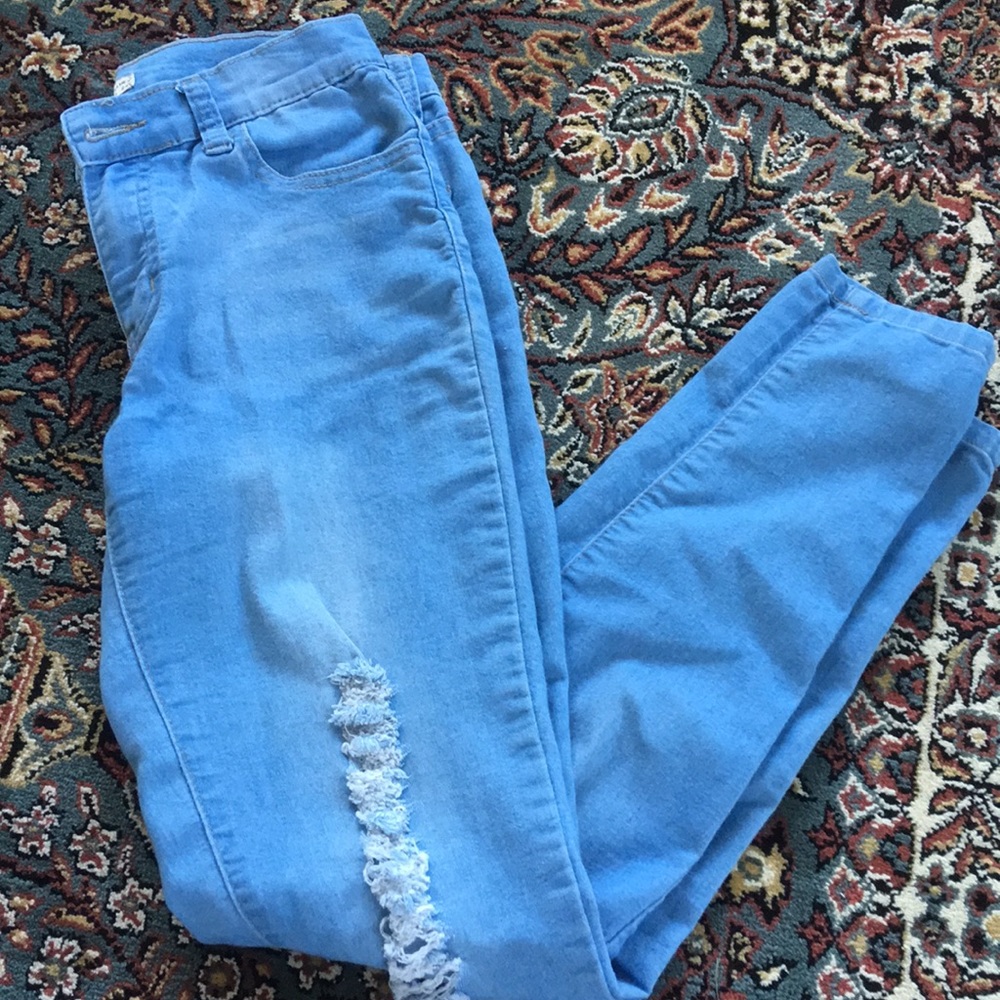 *3 for $30* LOLO || distressed jeans